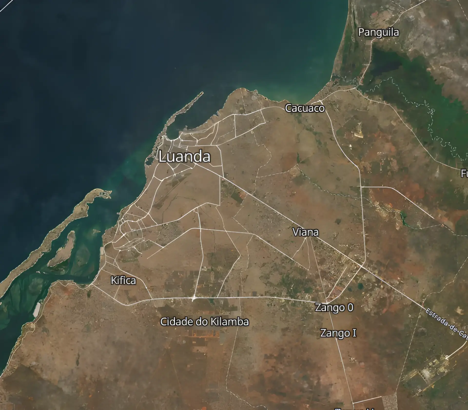 Carte satellite du grand Luanda montrant le centre-ville, Viana et les axes routiers alentour